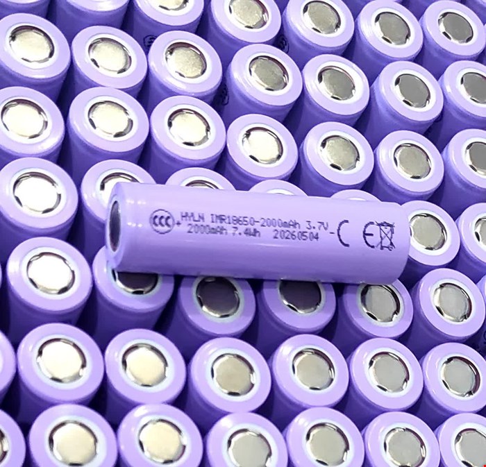 باتری لیتیومی 18650  3.7V 2000mA 10C